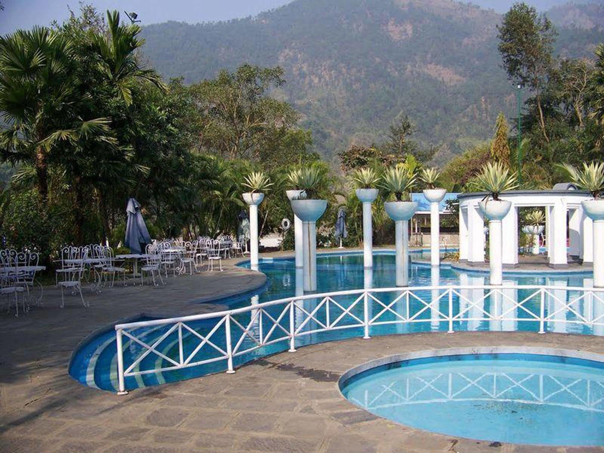 Riverside Spring Resort Darechok Exterior photo